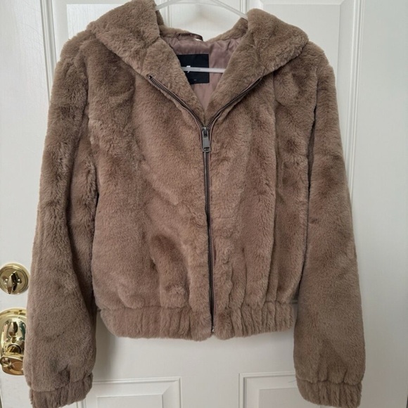 7 for all Mankind Grey Faux Fur Hooded Cropped Bomber Jacket - Picture 12 of 12